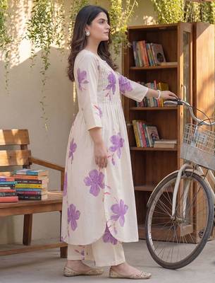 Women Floral Printed Regular Pure Cotton Kurta with Trousers 3