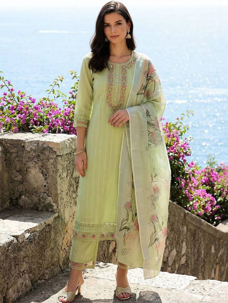 Women Floral Embroidered Regular Thread Work Pure Cotton Kurta with Trousers & With Dupatta