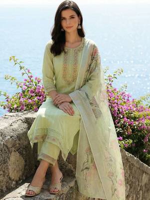 Women Floral Embroidered Regular Thread Work Pure Cotton Kurta with Trousers & With Dupatta 5