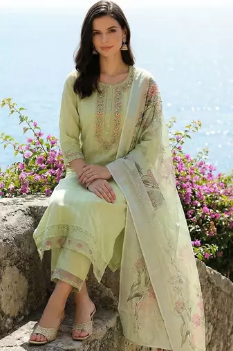 Women Floral Embroidered Regular Thread Work Pure Cotton Kurta with Trousers & With Dupatta