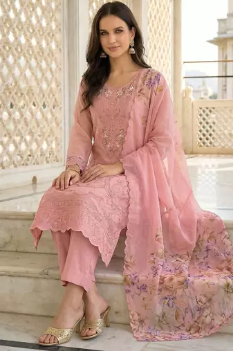 Women Floral Embroidered Regular Thread Work Kurta with Trousers & With Dupatta