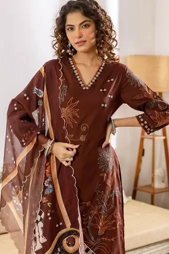 Women Ethnic Motifs Printed Regular Thread Work Kurta with Trousers & With Dupatta