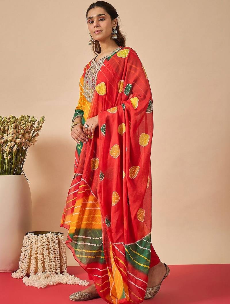 Women Leheriya Dyed Regular Thread Work Kurta with Trousers & With Dupatta