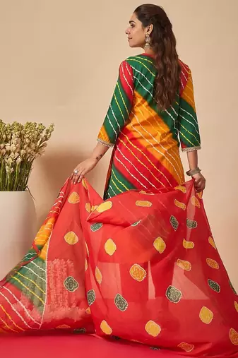 Women Leheriya Dyed Regular Thread Work Kurta with Trousers & With Dupatta