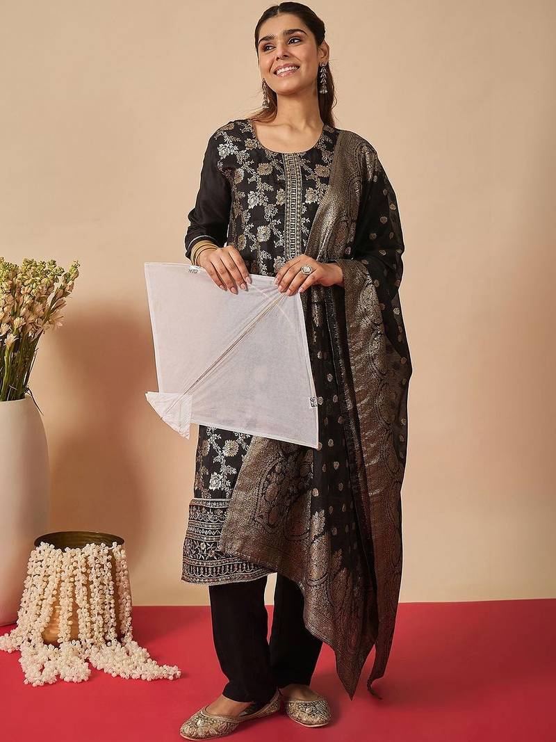 Women Ethnic Motifs Regular Kurta with Trousers & With Dupatta