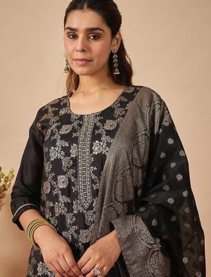 Women Ethnic Motifs Regular Kurta with Trousers & With Dupatta 2