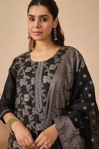 Women Ethnic Motifs Regular Kurta with Trousers & With Dupatta