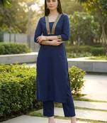 Women Regular Thread Work Kurta with Trousers