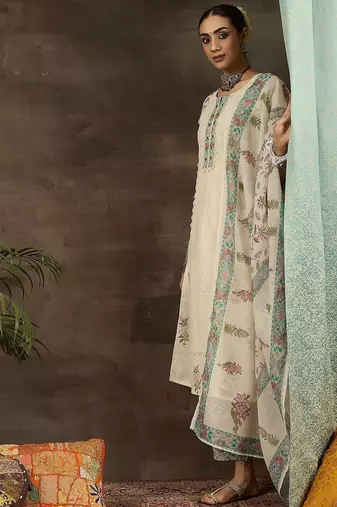 Women Floral Printed Regular Thread Work Kurta with Trousers & With Dupatta