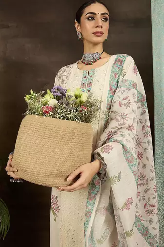 Women Floral Printed Regular Thread Work Kurta with Trousers & With Dupatta