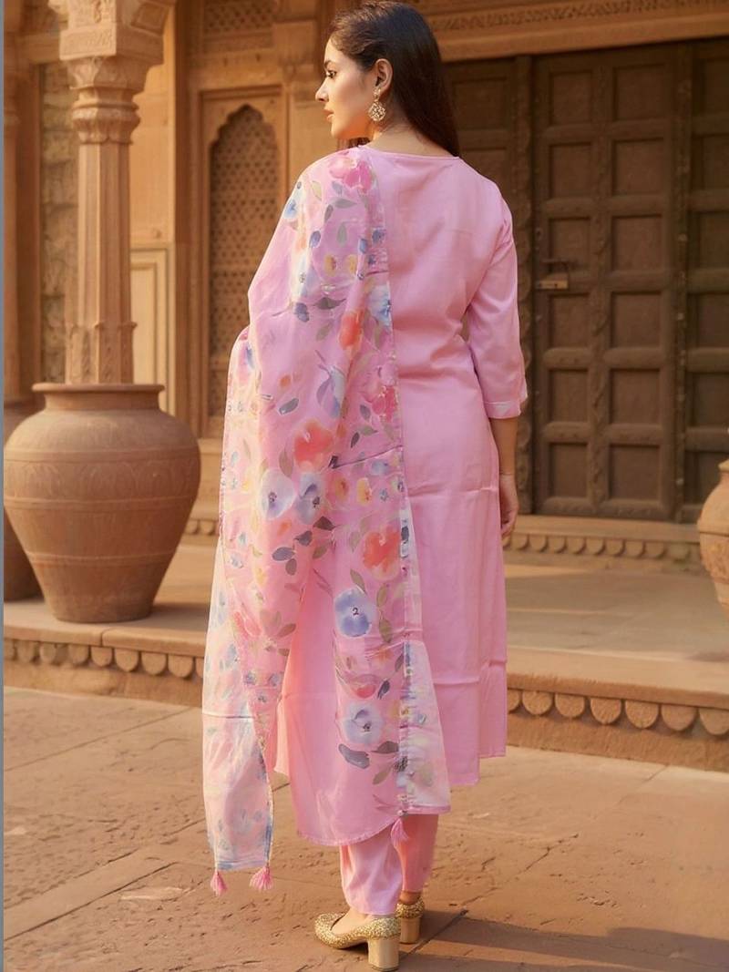 Women Floral Regular Thread Work Kurta with Trousers & With Dupatta