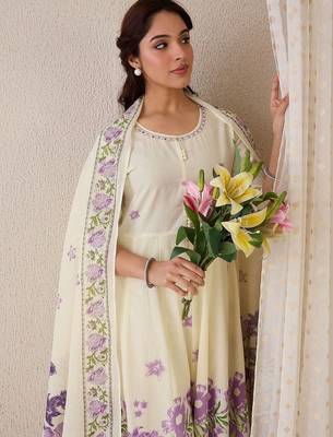 Women Floral Printed Regular Pure Cotton Kurta with Trousers & With Dupatta 3