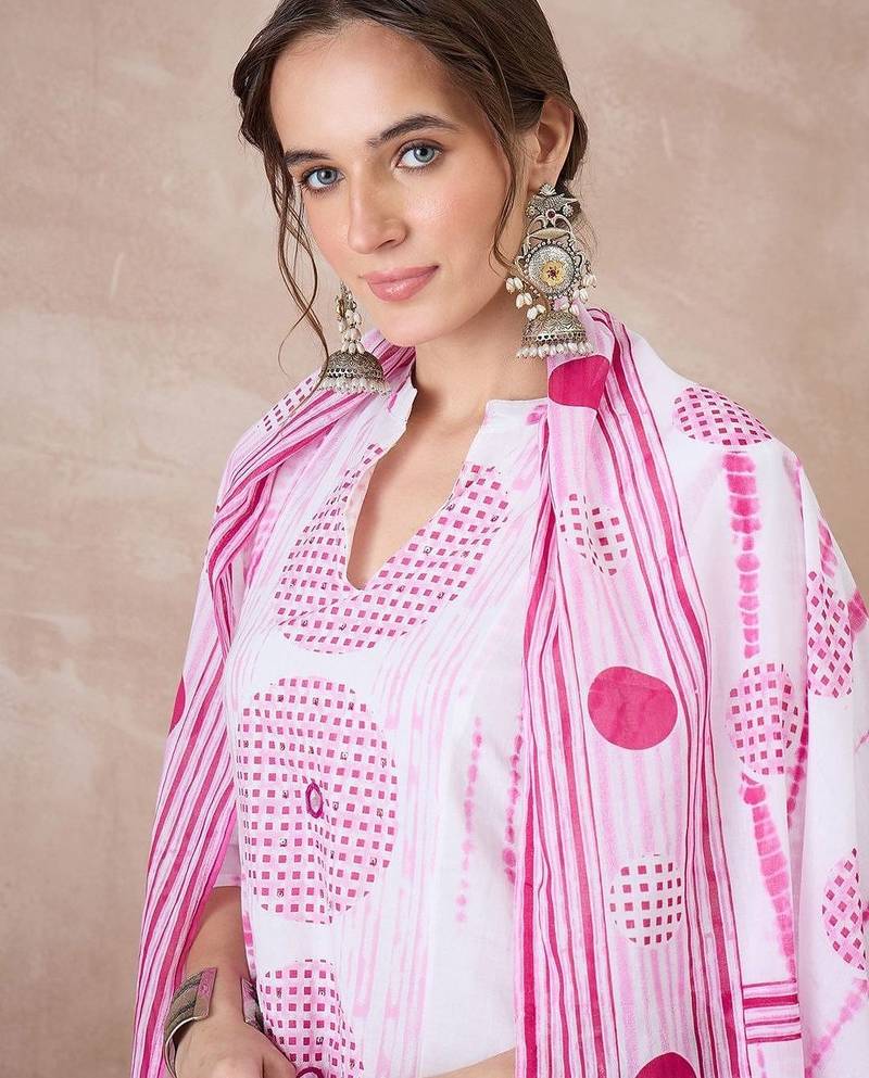 Women Printed Regular Pure Cotton Kurta with Trousers & With Dupatta