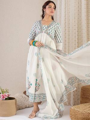 Women Floral Printed Empire Pure Cotton Kurta with Palazzos & With Dupatta 1