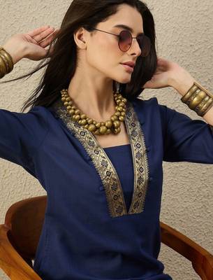 Women Ethnic Motifs Regular Kurta with Trousers 2