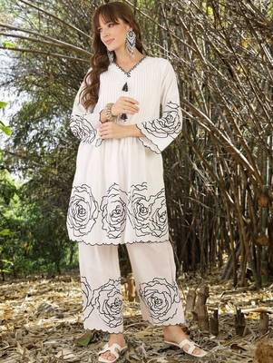 Women Floral Printed Pleated Thread Work Pure Cotton Kurta with Trousers 1