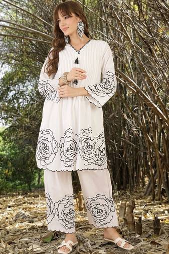 Women Floral Printed Pleated Thread Work Pure Cotton Kurta with Trousers