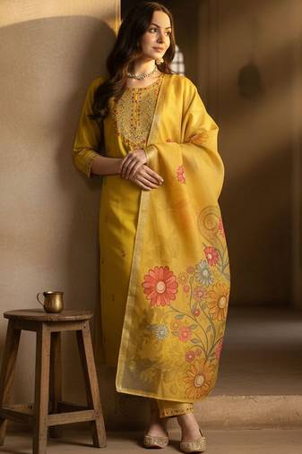 Floral Embroidered Thread Work Straight Kurta With Trousers & Dupatta