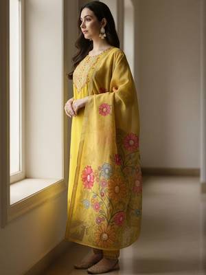 Floral Embroidered Thread Work Straight Kurta With Trousers & Dupatta 4