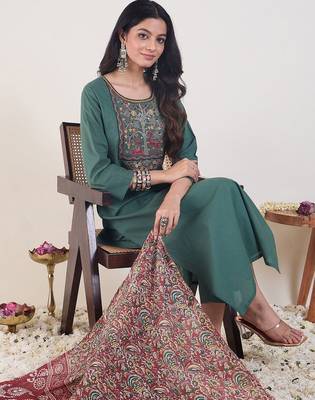 Ethnic Motifs Embroidered Thread Work Straight Kurta With Trouser & Dupatta 1