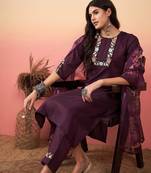 Floral Embroidered Regular Thread Work Kurta with Trousers & With Dupatta