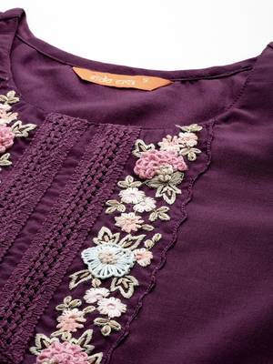 Floral Embroidered Regular Thread Work Kurta with Trousers & With Dupatta 2