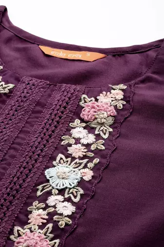 Floral Embroidered Regular Thread Work Kurta with Trousers & With Dupatta