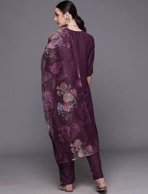 Floral Embroidered Regular Thread Work Kurta with Trousers & With Dupatta 7