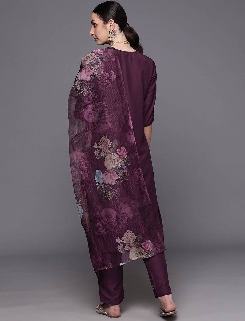Floral Embroidered Regular Thread Work Kurta with Trousers & With Dupatta