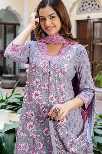 Floral Printed Panelled V-Neck Pure Cotton Kurta With Trousers & Dupatta