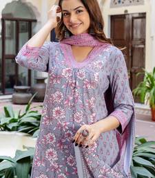 Floral Printed Panelled V-Neck Pure Cotton Kurta With Trousers & Dupatta