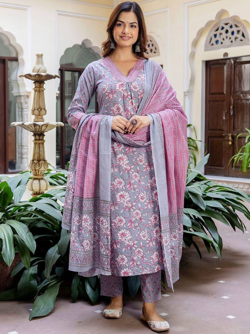 Floral Printed Panelled V-Neck Pure Cotton Kurta With Trousers & Dupatta