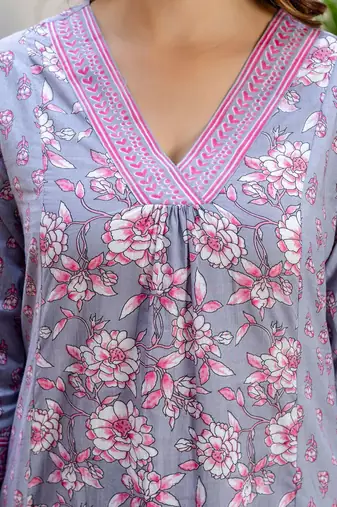Floral Printed Panelled V-Neck Pure Cotton Kurta With Trousers & Dupatta