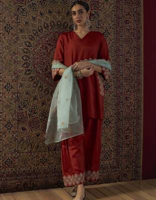 Ethnic Motifs Embroidered Thread Work Kurta With Trousers & Dupatta 1