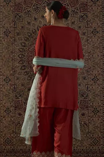 Ethnic Motifs Embroidered Thread Work Kurta With Trousers & Dupatta