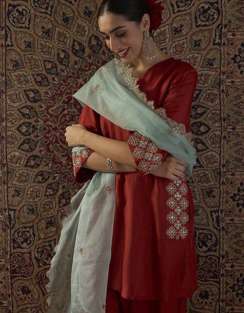 Ethnic Motifs Embroidered Thread Work Kurta With Trousers & Dupatta