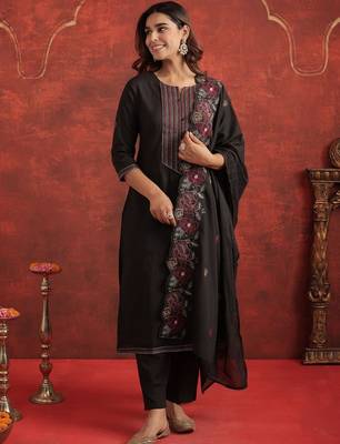 Women Floral Embroidered Cotton Kurta with Trousers & Dupatta 1