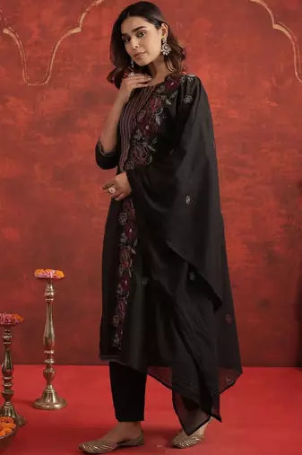 Women Floral Embroidered Cotton Kurta with Trousers & Dupatta