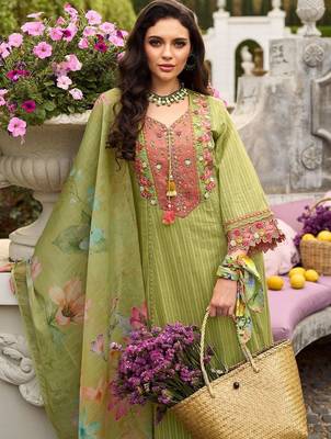 Women Floral Embroidered Cotton Kurta with Trousers & Dupatta 4