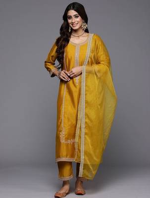 Ethnic Motifs Embroidered Regular Thread Work Kurta With Trouser And Dupatta 1