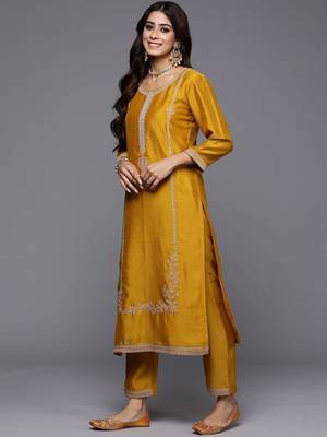 Ethnic Motifs Embroidered Regular Thread Work Kurta With Trouser And Dupatta 4
