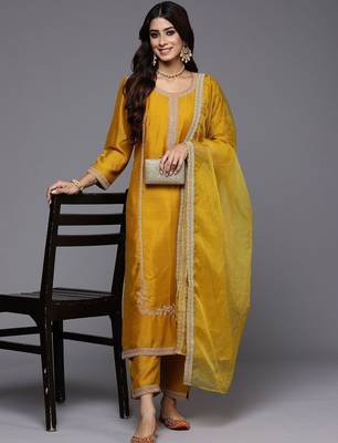 Ethnic Motifs Embroidered Regular Thread Work Kurta With Trouser And Dupatta 6
