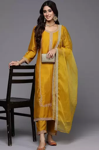 Ethnic Motifs Embroidered Regular Thread Work Kurta With Trouser And Dupatta