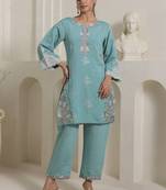Women Floral Embroidered Kurta with Trousers
