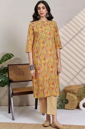 Women Floral Printed Cotton Kurta with Trousers & Dupatta