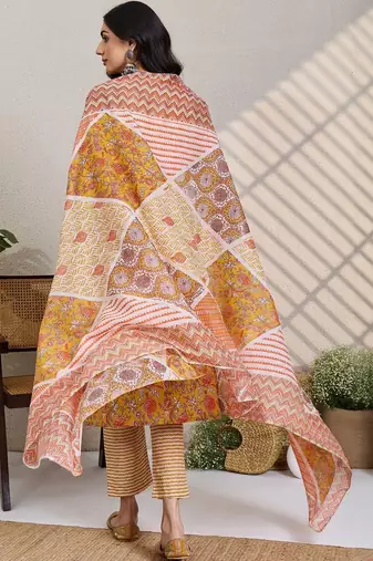 Women Floral Printed Cotton Kurta with Trousers & Dupatta
