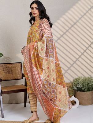 Women Floral Printed Cotton Kurta with Trousers & Dupatta 5
