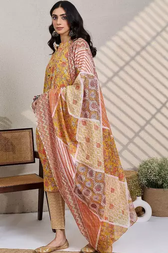 Women Floral Printed Cotton Kurta with Trousers & Dupatta