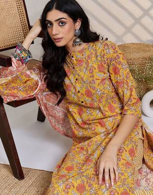 Women Floral Printed Cotton Kurta with Trousers & Dupatta 7