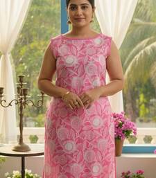 Women Floral Printed Straight Pure Cotton Kurta with Trousers